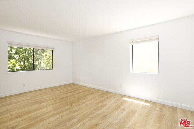 Building Photo - 1738 S Bentley Ave