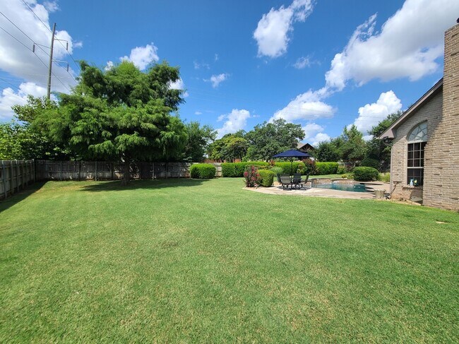 Building Photo - 413 Hamptonridge Rd