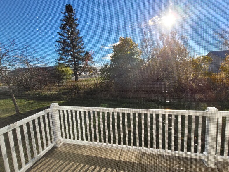 Building Photo - 10 Lupine Rd