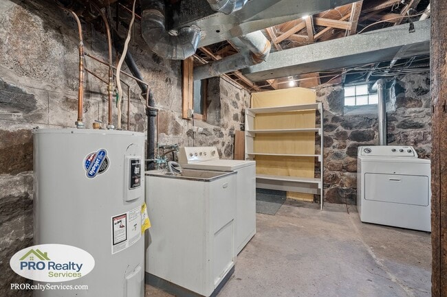 Building Photo - 4 Bedroom Home **50% off January or February's Rent with a January or February 2026 Move In**