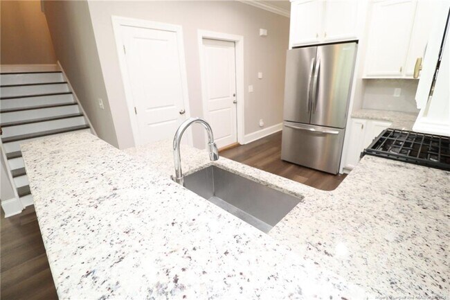 Building Photo - 2824 Plumfield Pl