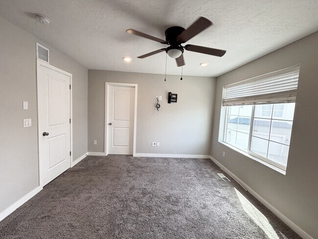 Building Photo - A - 153 E Brushy Canyon St - 1