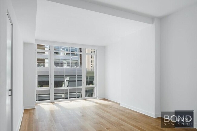 Building Photo - 1050 Sixth Avenue