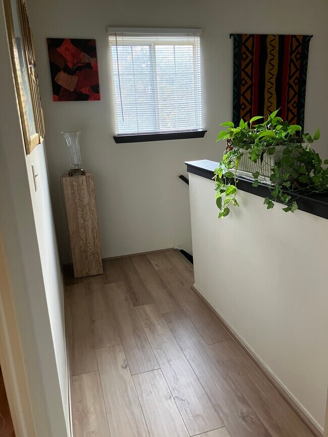 Building Photo - 6431 Deerhurst Dr