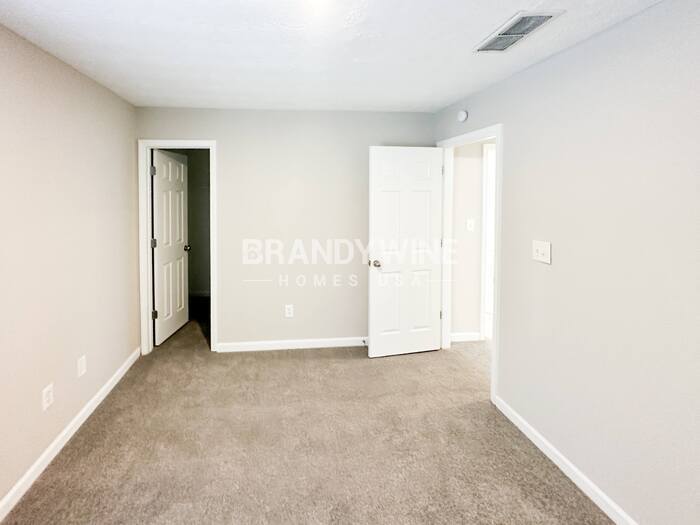 Building Photo - 5210 Summer Brooke Ct