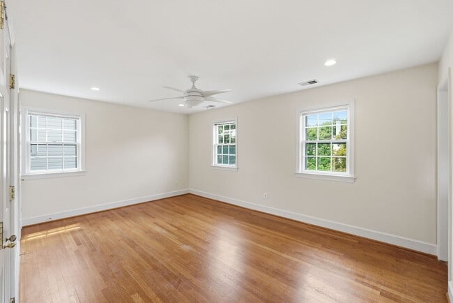 Building Photo - Chevy Chase Home | 4 Bed | 3.5 Bath | 2,500 Sf | Driveway Parking | Large Fenced-In Backyard w/ Deck
