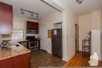 Building Photo - 1 bedroom in Chicago IL 60640