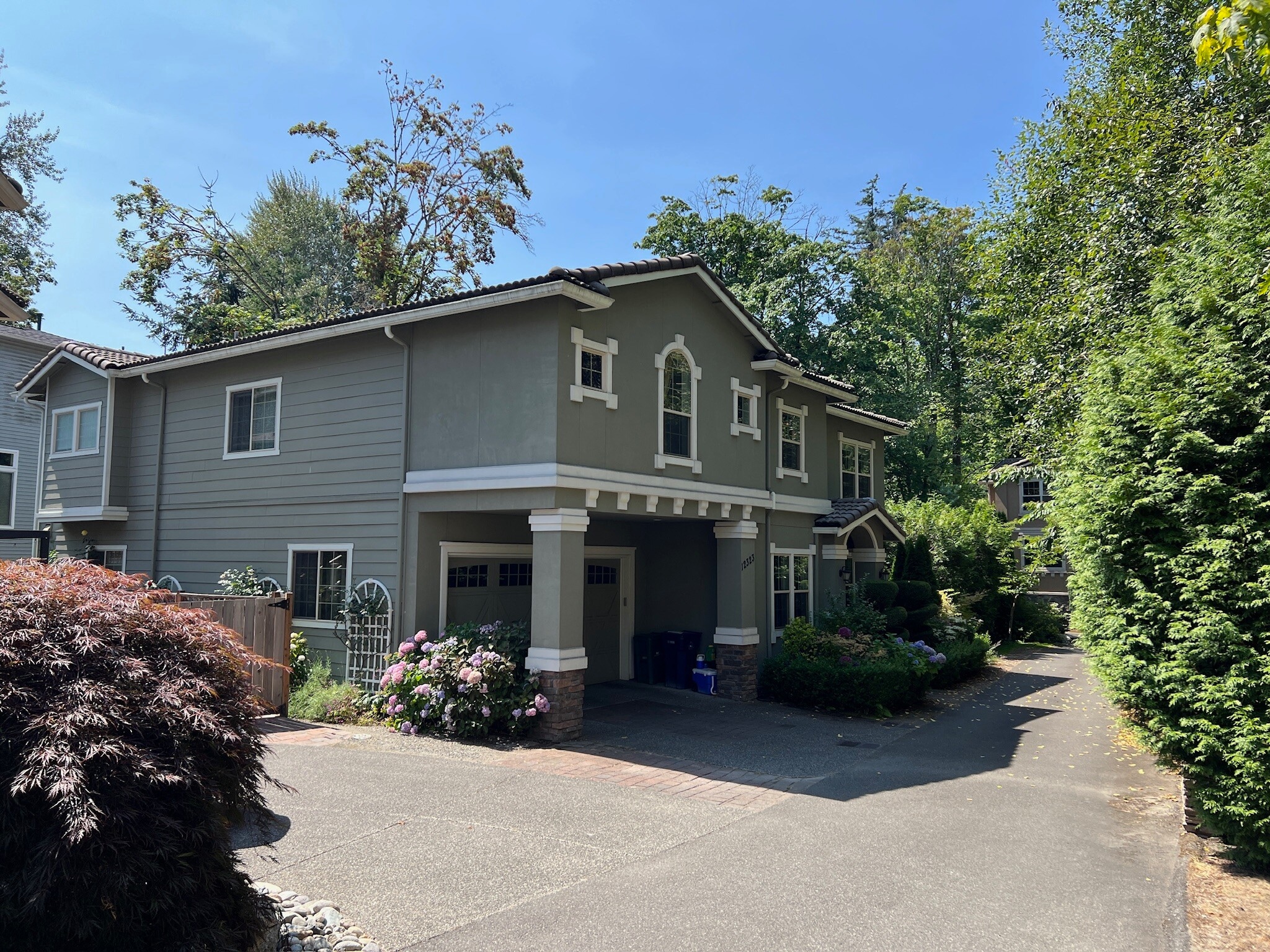 Building Photo - 12323 NE 102nd Ln