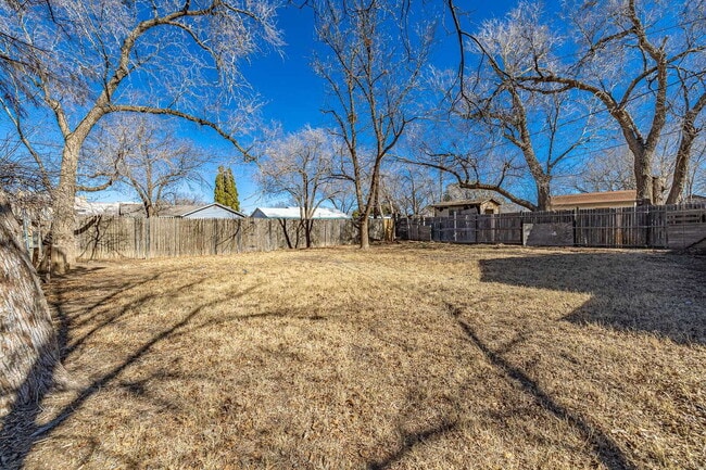 Building Photo - Beautifully Renovated 2-bedroom, 1-bathroom home!