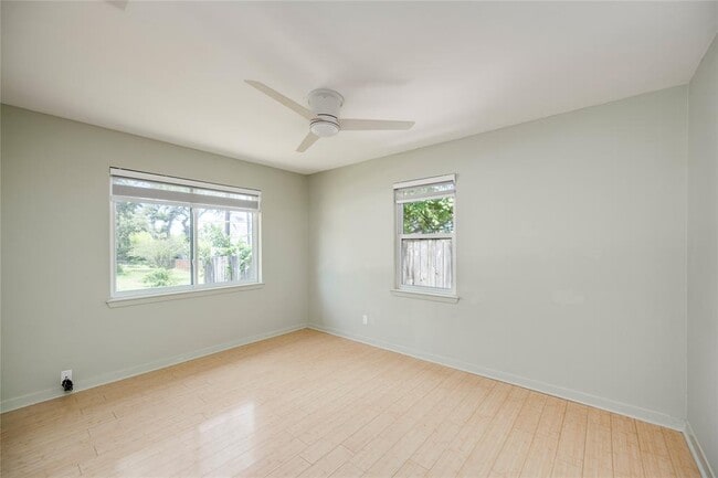 Building Photo - 1707 Overhill Dr