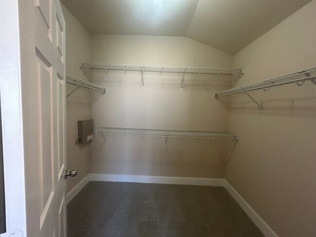 Building Photo - 20922 Barbons Heath Ct