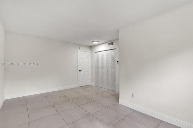 Building Photo - 6034 Arthur St