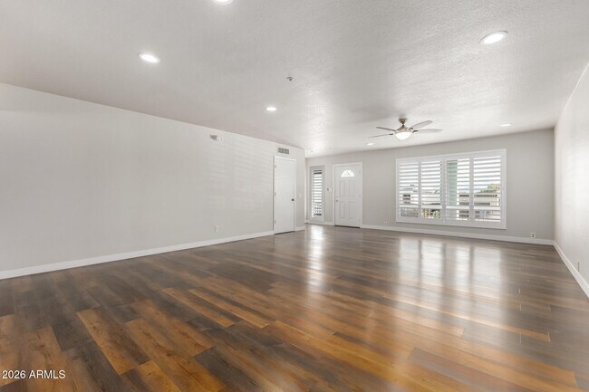 Building Photo - 15014 N 20th St