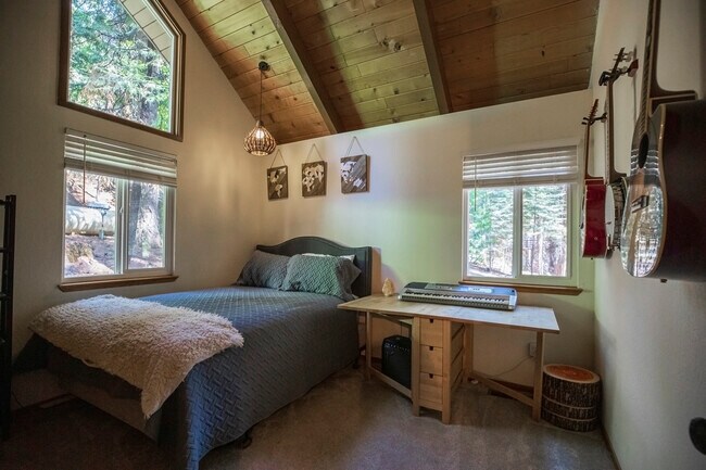 Building Photo - 6563 Onyx Trl