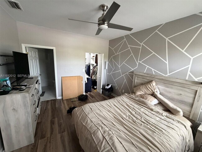 Building Photo - 2301 NW 96th Terrace