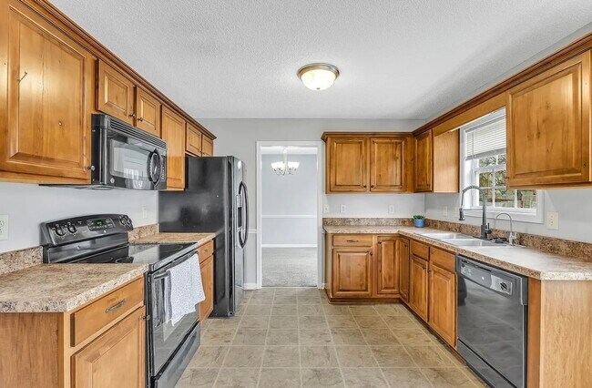 Building Photo - 3423 Queensbury Rd