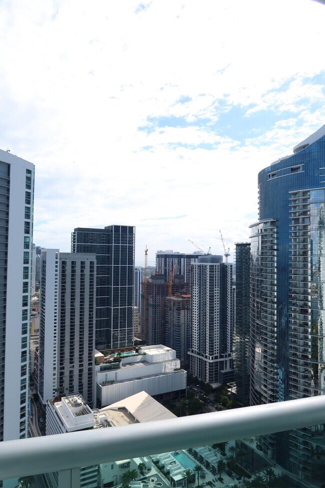 Building Photo - 900 Biscayne Blvd