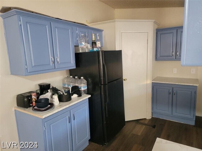 Building Photo - 5255 Sir James Way