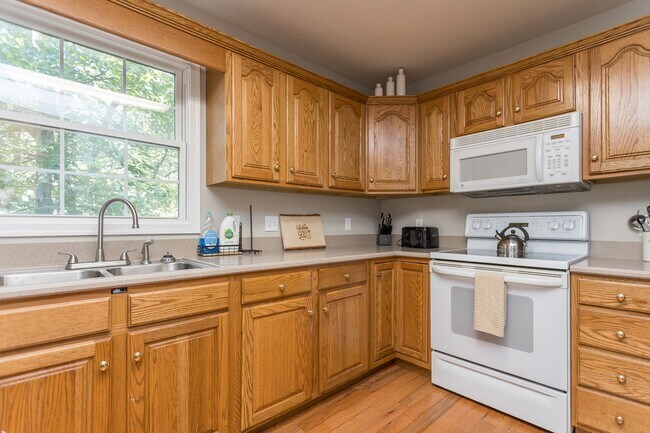 Building Photo - 3 Bedroom Home in Massanutten!!!