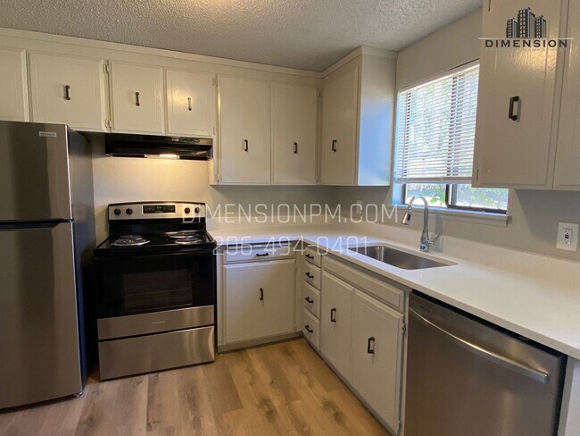 Interior Photo - Olympia Townhouses 325 Pattison