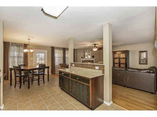 Building Photo - 2912 Lake Terrace Dr
