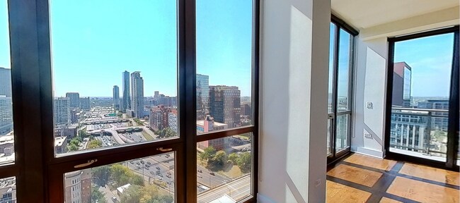 Building Photo - 610 W Wayman St