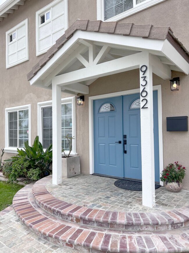 Building Photo - NEW AC - Bright & Spacious Single-Family Home with Pool