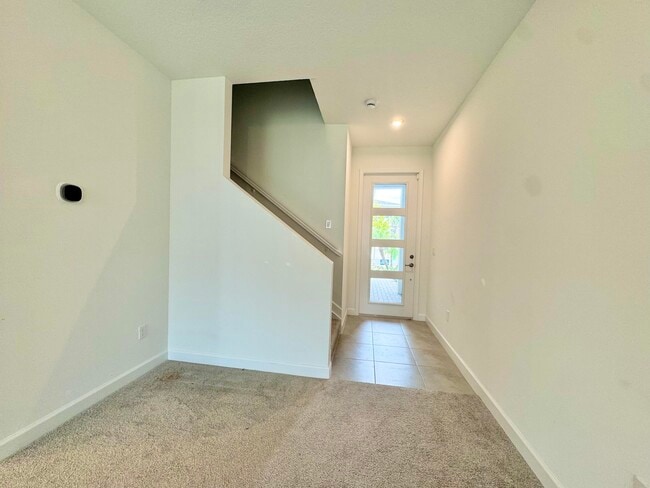 Building Photo - 14122 SW Thorens Dr