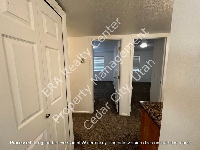Building Photo - Move-In Bonus!  3 Bedroom - 2 bath Condo in Cedar Cove