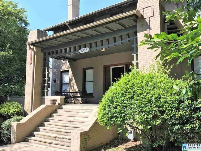 Building Photo - Highland House