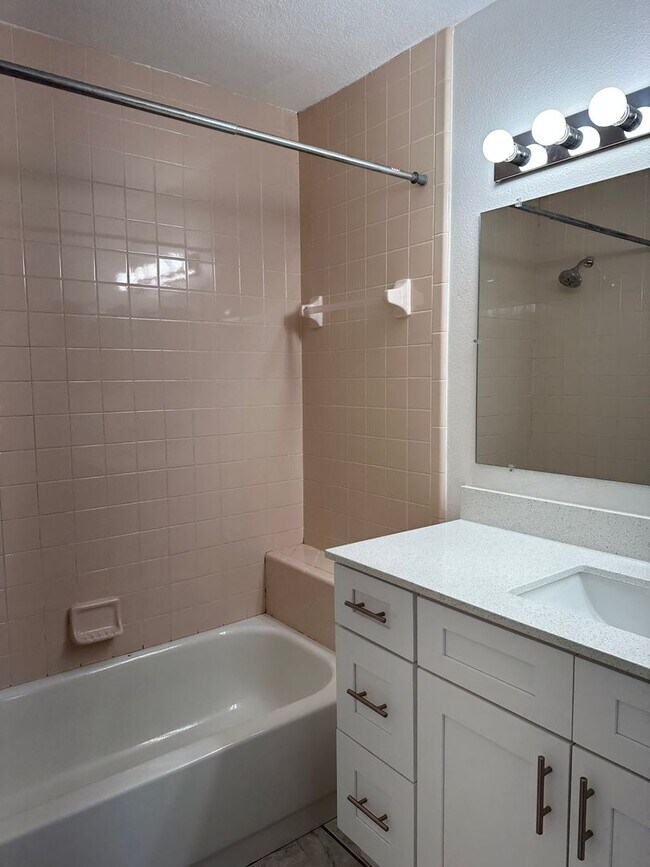 Building Photo - 4801 Huxley Ct