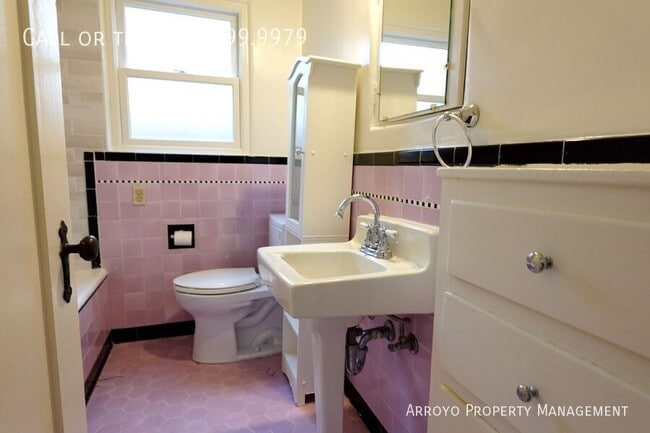 Building Photo - 3216 Brandon St