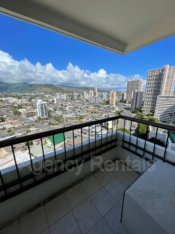 Building Photo - 2333 Kapiolani Blvd