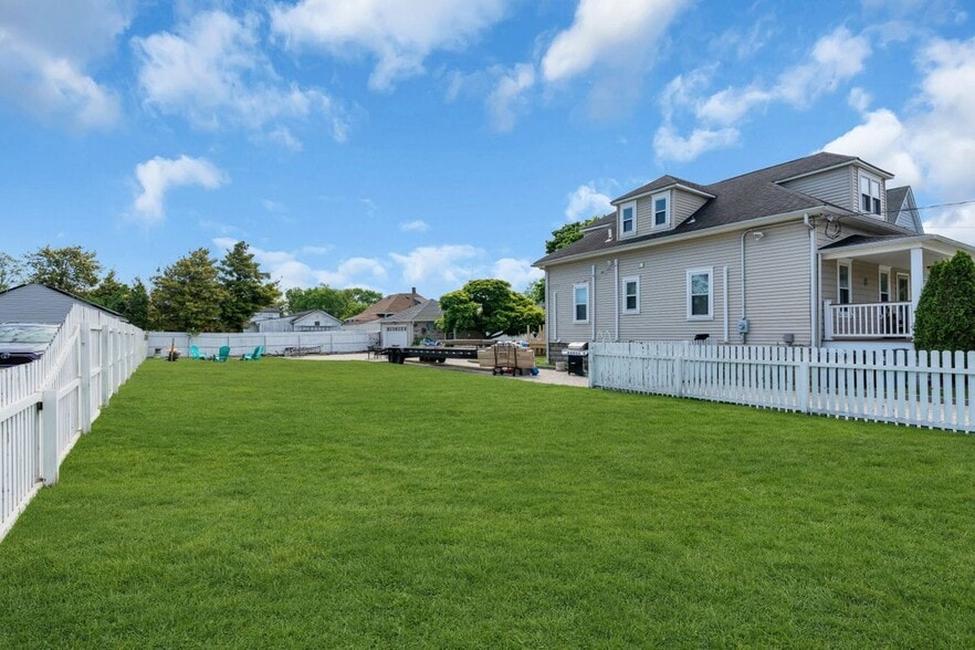Building Photo - 505 Long Branch Ave