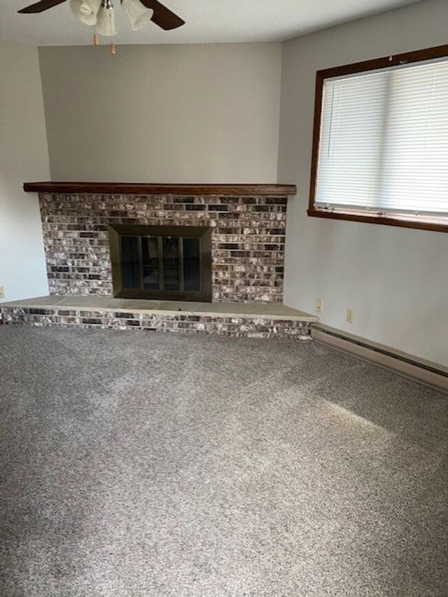 Building Photo - 3 bedroom 2 bathroom Condo Near Downtown Sanford!