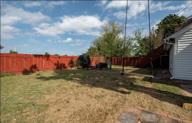 Building Photo - 301 SE 34th St