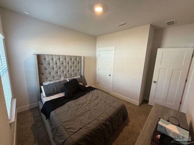 Building Photo - 10709 Davenport Lp