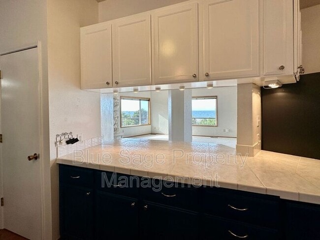 Building Photo - 152 Sea View Dr