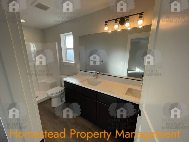 Building Photo - 644