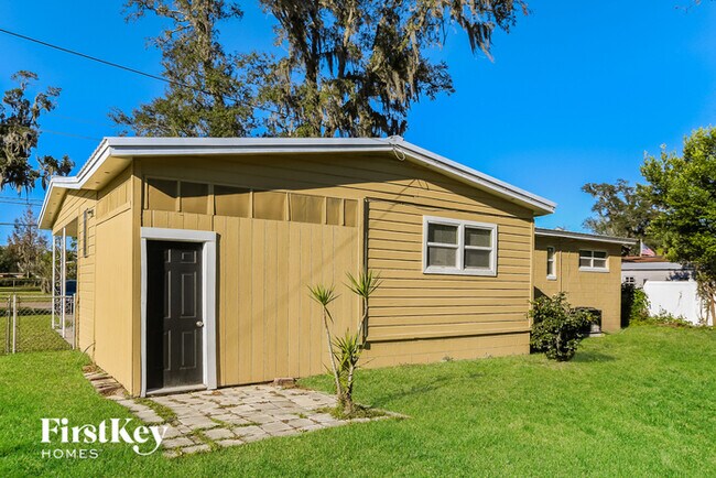 Building Photo - 262 Claudia Dr