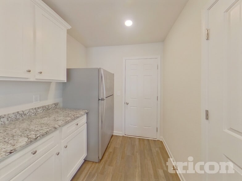 Building Photo - 2010 Southlea Dr