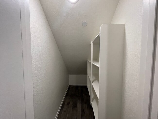 Building Photo - Wonderful 2-story, 3-bed, 2.5-bath home