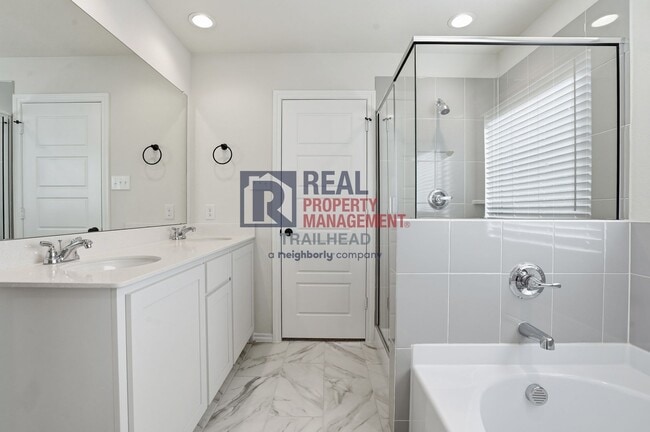 Building Photo - Inviting 3-Bedroom Home with Covered Patio