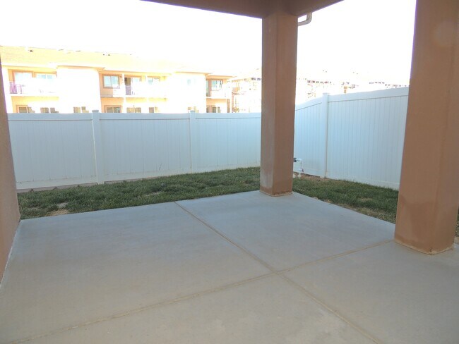 Building Photo - 663 Chalisa Ave