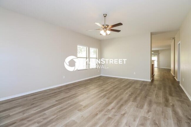 Building Photo - 4 Bedroom Pet-Friendly Home in MESA, AZ with Main Street Renewal
