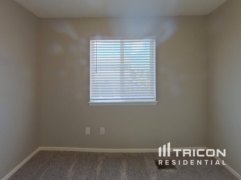 Building Photo - 4968 Sweetgrass Ln