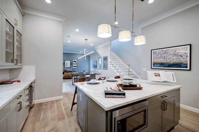 Building Photo - 505 Reinicke St