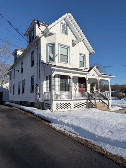 Building Photo - 79 Meadow St