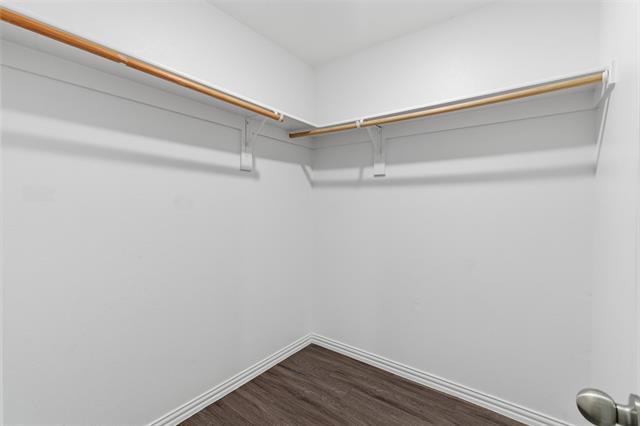 Building Photo - 104 Holiday Dr