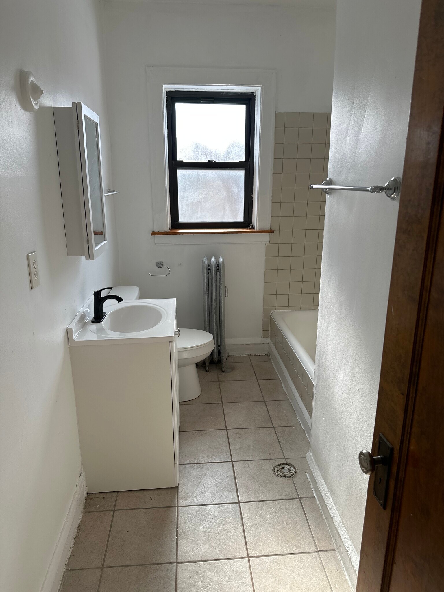 Building Photo - 8039 S Ingleside Ave